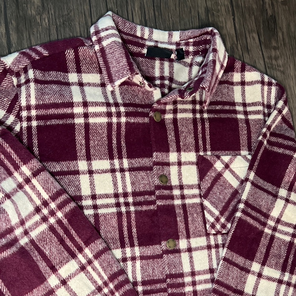 Men’s / Women’s Wesc long sleeve heavy flannel plaid shirt with pockets
